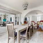 Stunning In With Wifi *