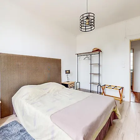 4 Bedroom Gorgeous In Casa de Férias Jarnac