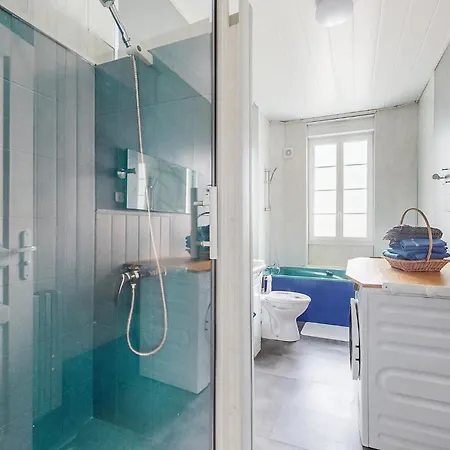 4 Bedroom Gorgeous In Jarnac