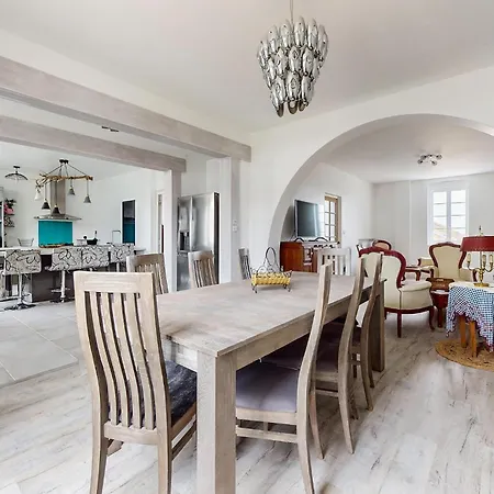 4 Bedroom Gorgeous In *